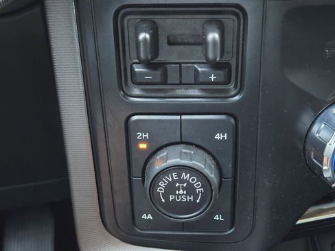 Used 2024 Ford F150 Platinum w/ Equipment Group 702A High image 27