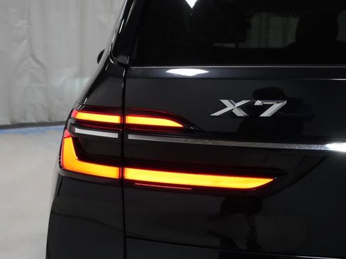 Used 2023 BMW X7 xDrive40i w/ Premium Package AWD/4WD image 39