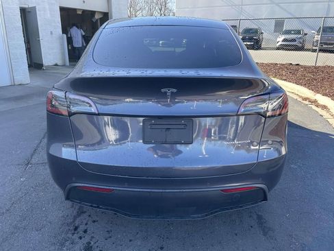 Used 2022 Tesla Model Y Long Range image 9