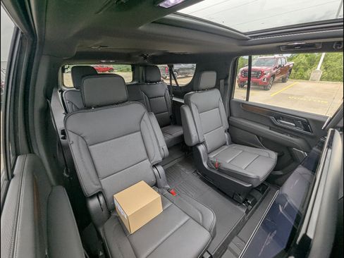 New 2026 GMC Yukon XL Denali w/ Advanced Technology Package AWD/4WD image 15