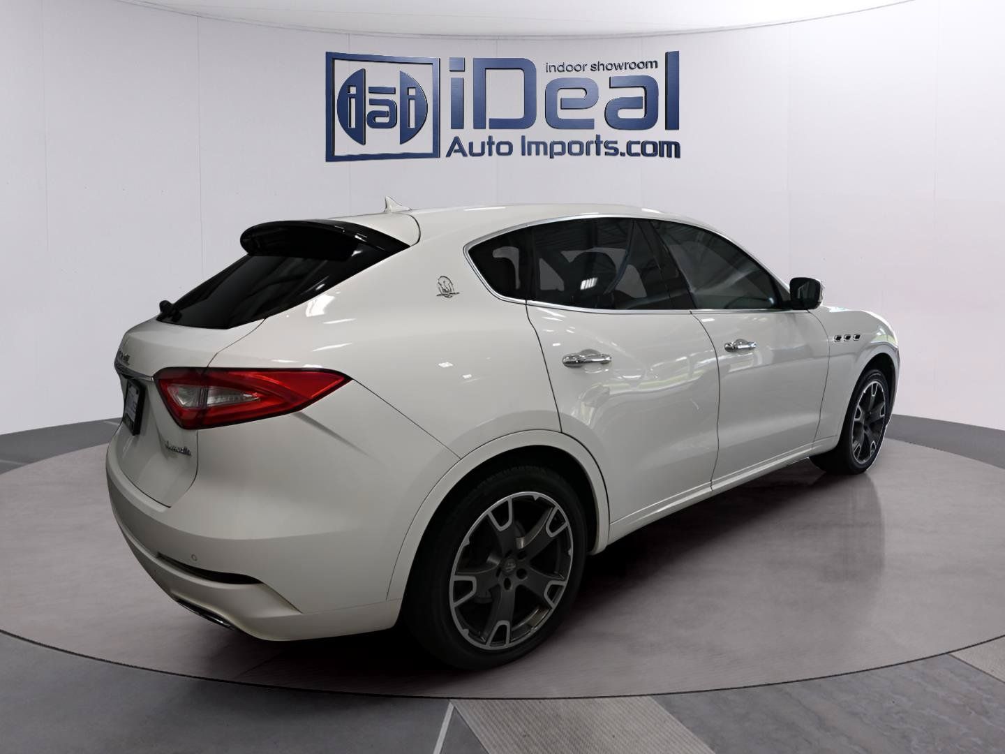 Used 2019 Maserati Levante AWD/4WD image 5