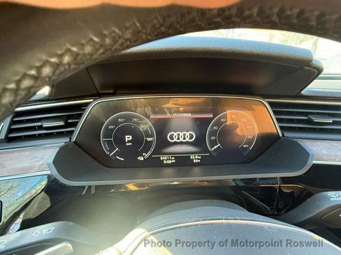 Used 2022 Audi e-tron Premium w/ Interior Protection Package image 5