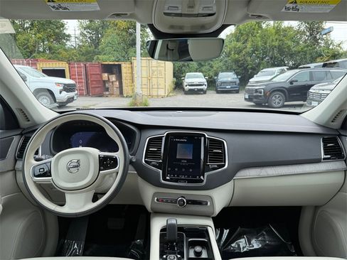 Used 2025 Volvo XC90 T8 Plus w/ Protection Package Premier image 19