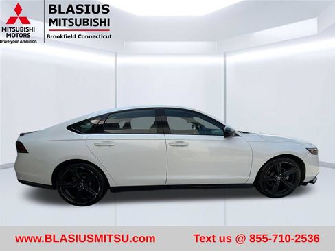 Used 2023 Honda Accord Sport image 4