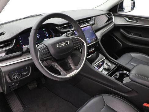 Used 2023 Jeep Grand Cherokee 4WD 4xe image 16