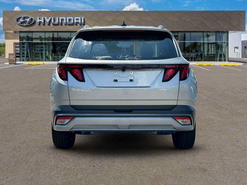 Used 2025 Hyundai Tucson SEL FWD image 8
