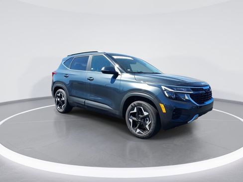 Used 2025 Kia Seltos EX w/ EX Sunroof Package image 2