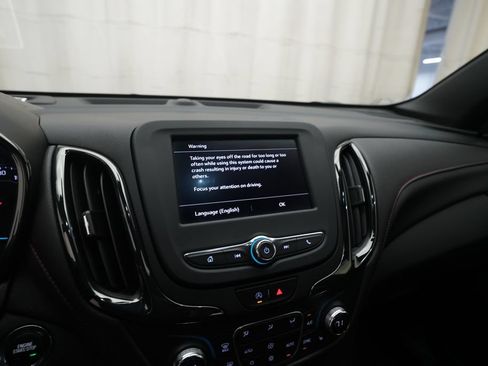 Used 2022 Chevrolet Equinox RS w/ LPO, Floor Liner Package AWD/4WD image 17