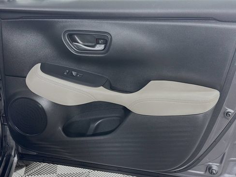 Certified 2024 Honda HR-V LX image 27