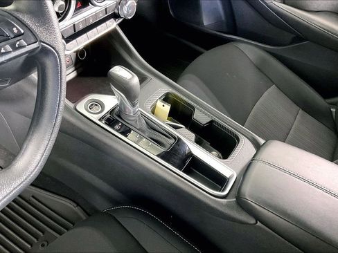 Used 2025 Nissan Sentra SV w/ Trunk Package image 19