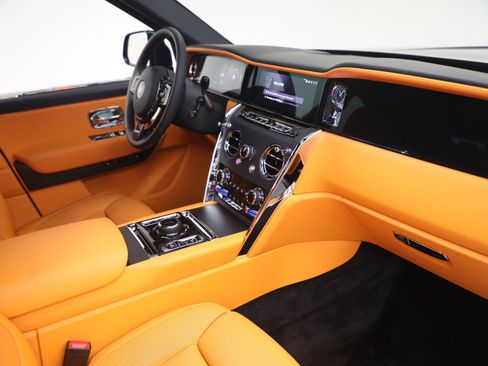 Certified 2026 Rolls-Royce Cullinan AWD/4WD image 20