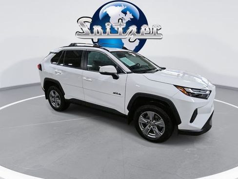 Used 2022 Toyota RAV4 XLE image 2