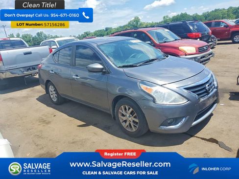 Used 2016 Nissan Versa SV w/ SV Appearance Package FWD image 5