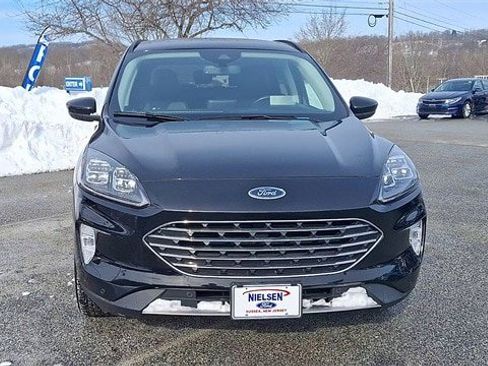 Certified 2022 Ford Escape Titanium w/ Titanium Elite Package image 9