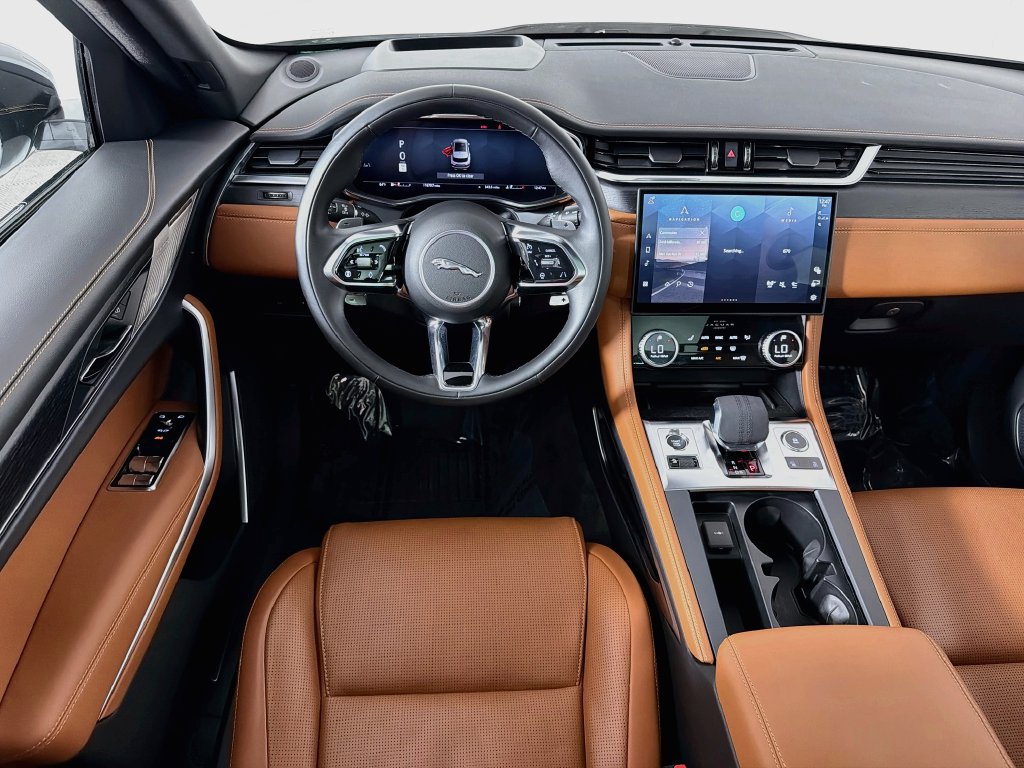Certified 2025 Jaguar F-PACE R-Dynamic S AWD/4WD image 18