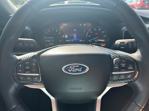 Used 2024 Ford Explorer XLT w/ Equipment Group 202A AWD/4WD image 12