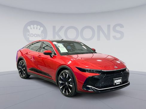 Used 2023 Toyota Crown Platinum image 10