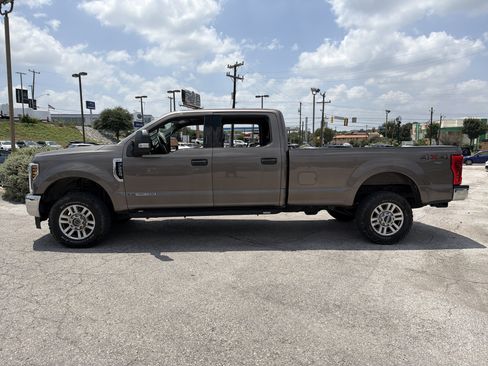 Used 2018 Ford F250 XLT AWD/4WD image 6