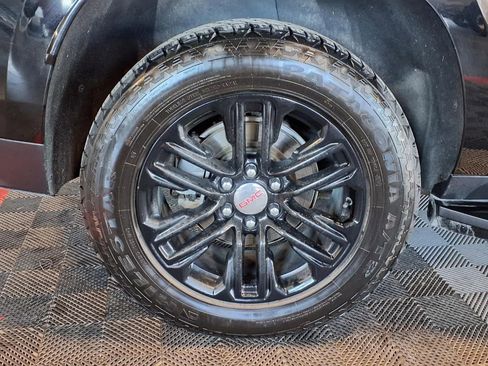 Used 2021 GMC Yukon XL SLT AWD/4WD image 9