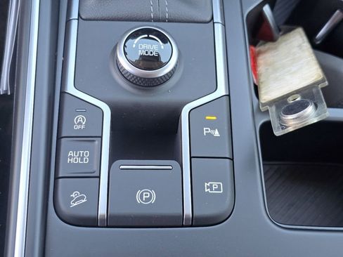 Certified 2025 Kia Sorento S w/ Panoramic Sunroof Package image 29