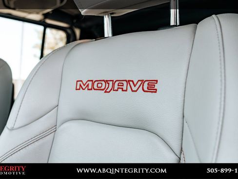 Used 2020 Jeep Gladiator Mojave AWD/4WD image 23