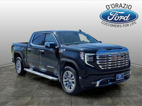 Used 2024 GMC Sierra 1500 Denali w/ Technology Package AWD/4WD image 1