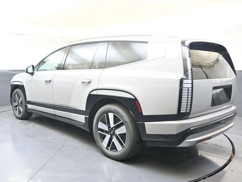 New 2026 Hyundai Ioniq 9 SEL image 3