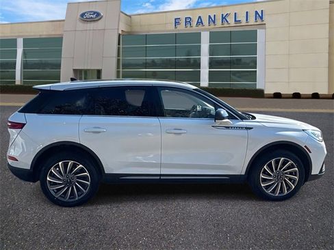 Certified 2023 Lincoln Corsair Reserve image 8