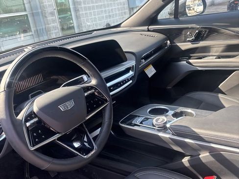 Certified 2024 Cadillac Lyriq Sport image 8