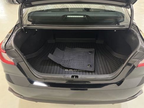 Used 2025 Toyota Camry SE image 12