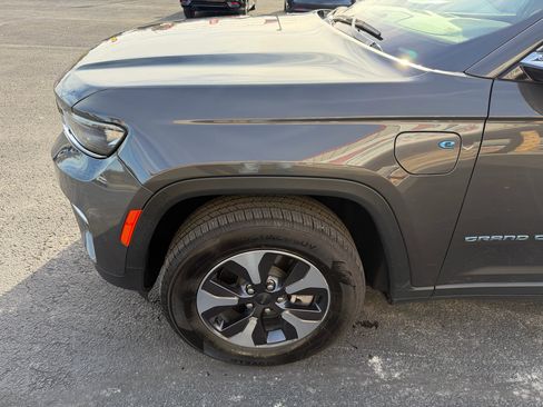 Used 2024 Jeep Grand Cherokee Limited 4xe image 11