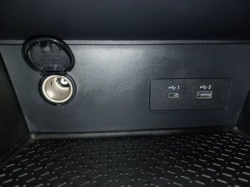 Used 2025 Nissan Pathfinder SV FWD image 31