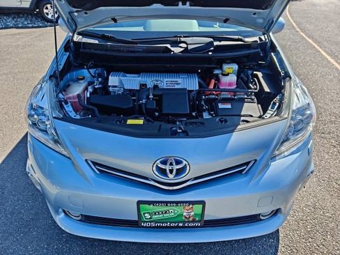 Used 2013 Toyota Prius V Five image 27