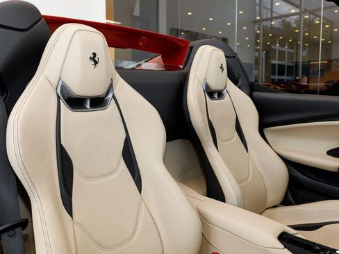 Used 2023 Ferrari 296 GTS RWD image 10