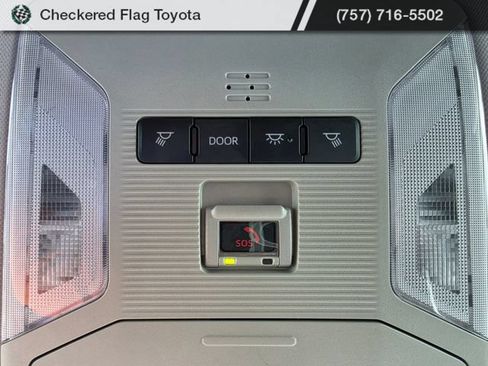 Used 2025 Toyota RAV4 XLE FWD image 9