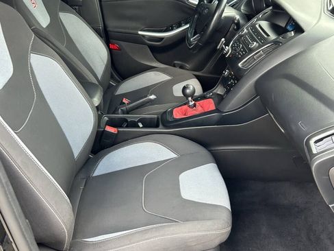 Used 2017 Ford Focus ST FWD image 13