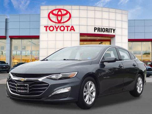 Used 2019 Chevrolet Malibu LT w/ Leather Package FWD image 1