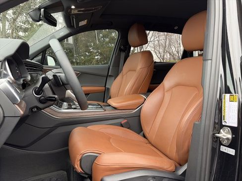 Used 2025 Audi Q7 3.0T Prestige image 19