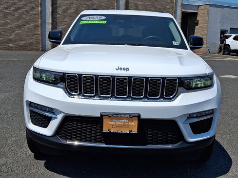 Used 2023 Jeep Grand Cherokee Limited AWD/4WD image 2