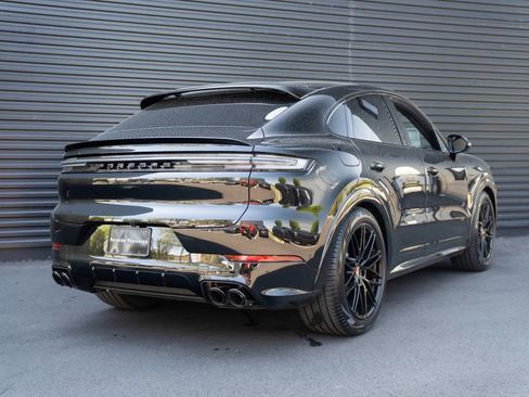 New 2026 Porsche Cayenne GTS AWD/4WD image 9