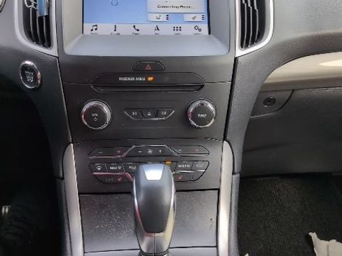 Used 2018 Ford Edge SEL w/ Equipment Group 201A FWD image 16