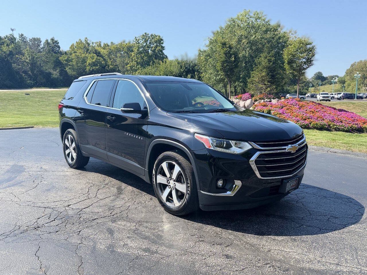 Used 2018 Chevrolet Traverse LT FWD image 1