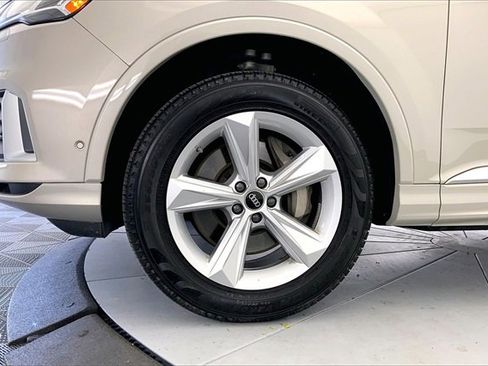 Certified 2023 Audi Q7 2.0T Premium w/ Convenience Package image 9