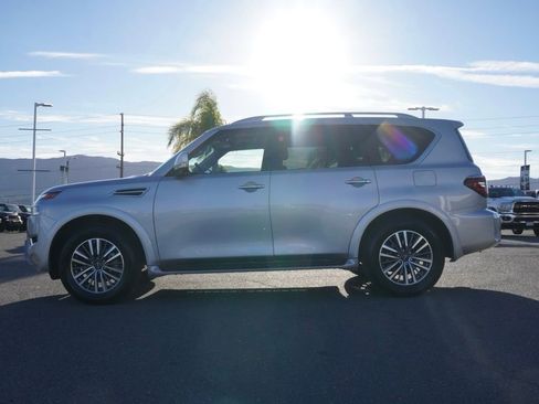 Used 2024 Nissan Armada SL w/ Captain's Chairs Package image 4