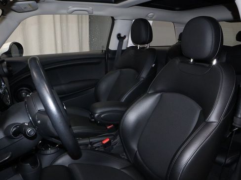 Used 2015 MINI Cooper 2-Door Hardtop image 25