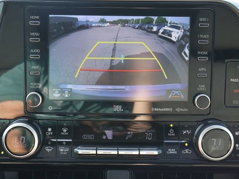 Used 2020 Toyota Highlander Limited AWD/4WD image 11