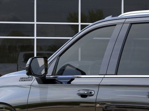 New 2026 Chevrolet Suburban High Country image 12