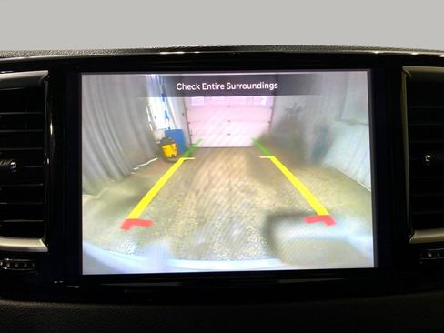 Used 2022 Chrysler Voyager LX FWD image 14