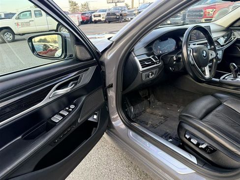 Used 2020 BMW 750i xDrive 750i xDrive AWD w/ Executive Package image 27