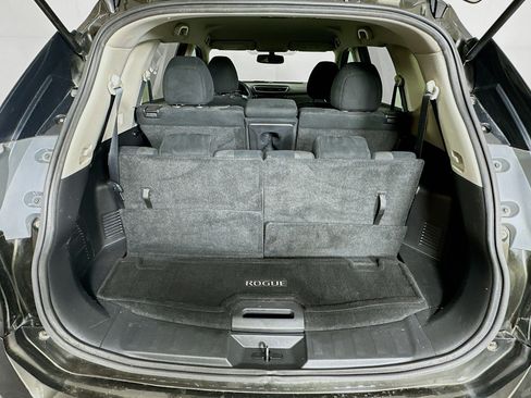 Used 2015 Nissan Rogue SV w/ SV Family Package FWD image 27